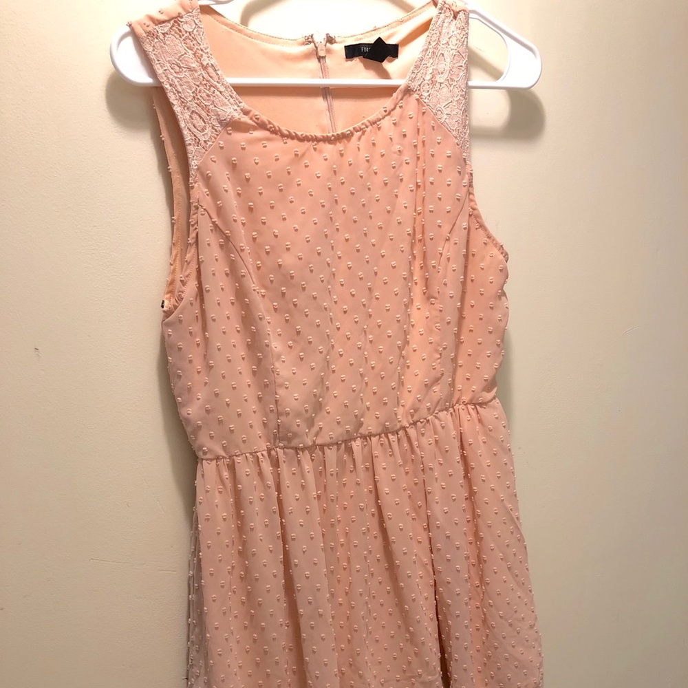 Medium Forever 21 peach/coral polka dot dress